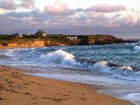 Wellen an der Constantine Bay